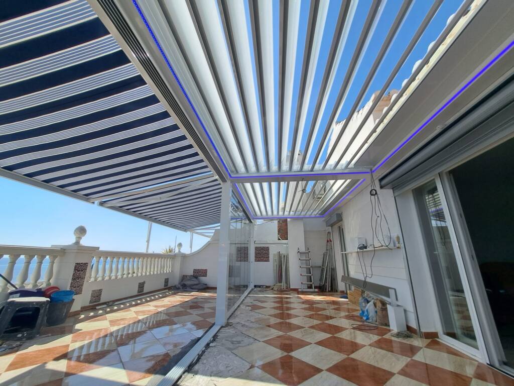 Toldo motorizado en Torrox